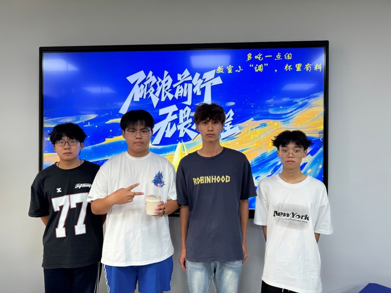 男人们站在一起合影的一群人

AI 生成的内容可能不正确。