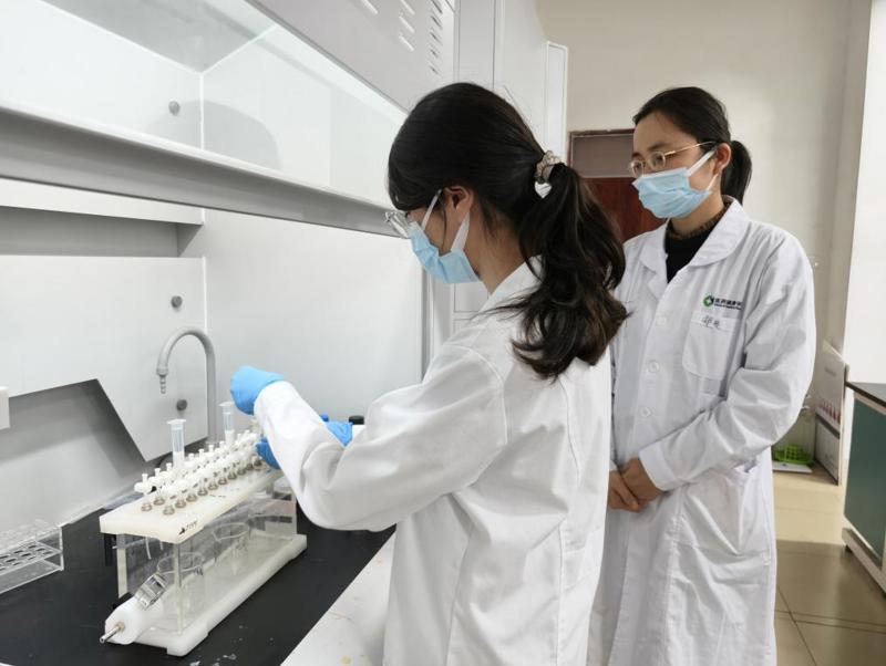 8235252f9a88710621937b8eeec8779