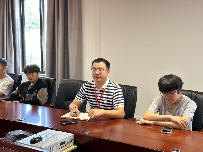 8580e8aff2b249608f6148abe5ad68d