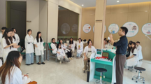 把课堂搬到诊室！观 “校企携手” 如何共育眼视光技术人才