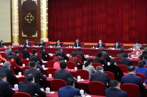 ( ▲3月6日,中共中央总书记、国家主席、中央军委主席习近平看望参加全国政协十三届四次会议的医药卫生