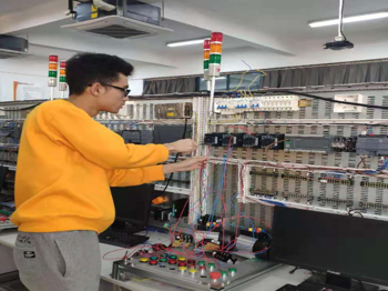 单片机控制技术实训室