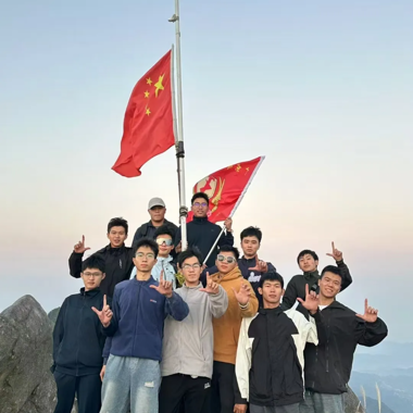 榜样的力量 | 拼搏前行：于平凡处见不凡