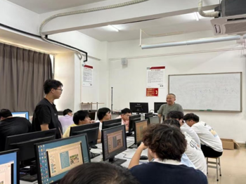 智造启航 掌声为你——26级新生入学教育系列活动 | 创新创业名师工作室带你打怪5+3双创项目