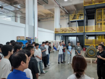 走进企业一线｜26 级电梯工程技术班开展企业实践研学活动